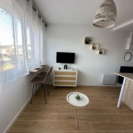 Cosy Vue Au Coeur Des Sablettes Апартаменты *